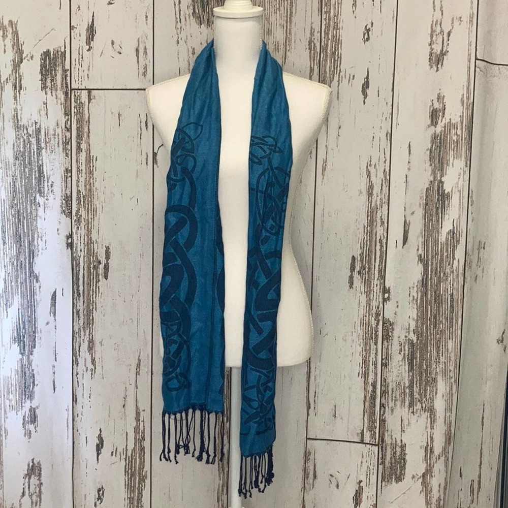 James Pringle Weavers Blue scarf with fringe